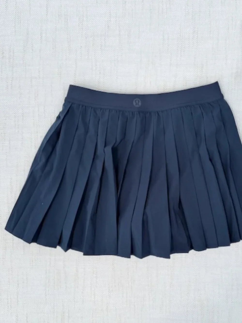 Lululemon High-Rise Pleated Tennis Skirt Sz 6 Navy Blue